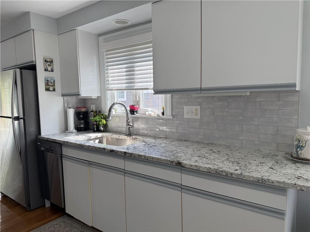 Single Family Residence at 88 TERRACE Ave Avenue E, East Providence, photo 10 of 39