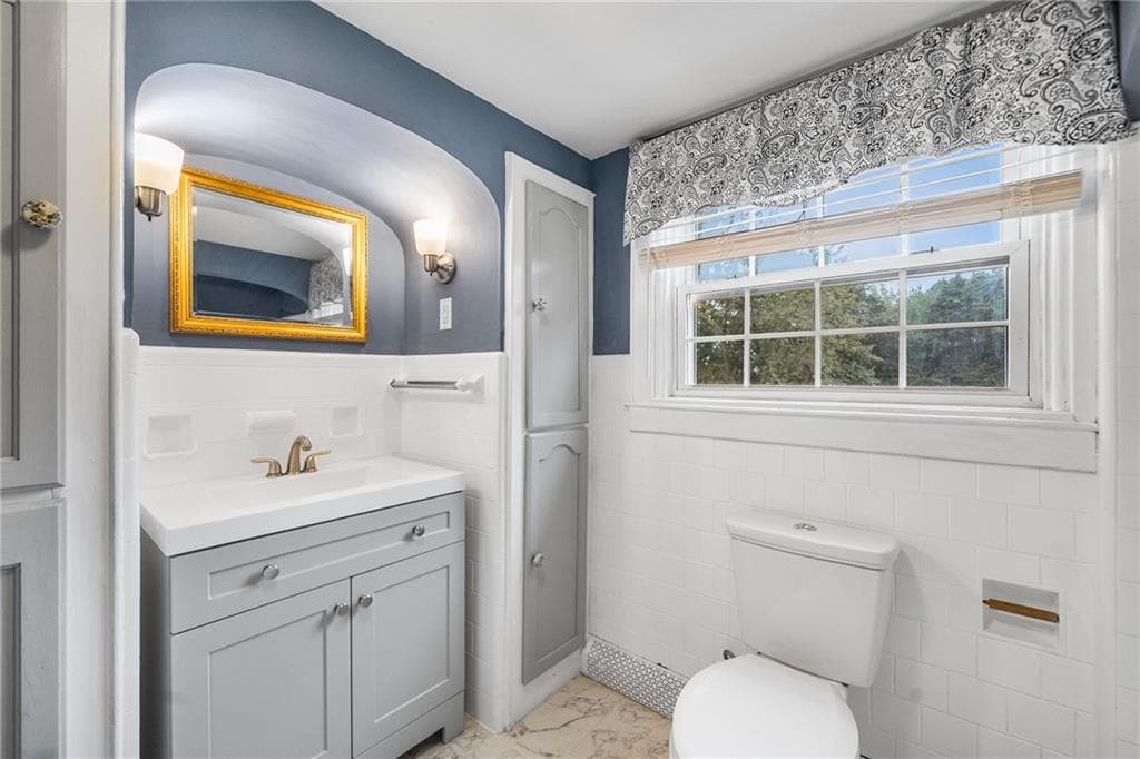 Single Family Residence at 3714 Mendon Road, Cumberland, photo 20 of 35