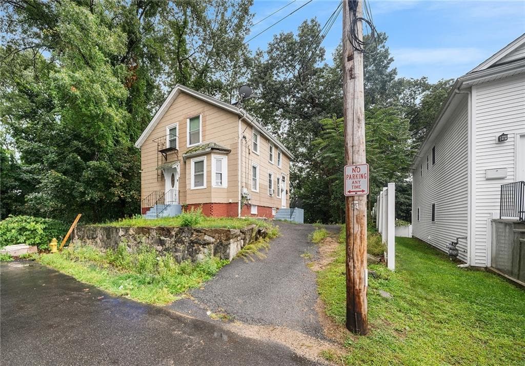 8 Thomas Avenue