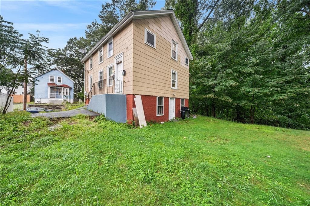 Multi Family at 8 Thomas Avenue, Pawtucket, photo 18 of 21