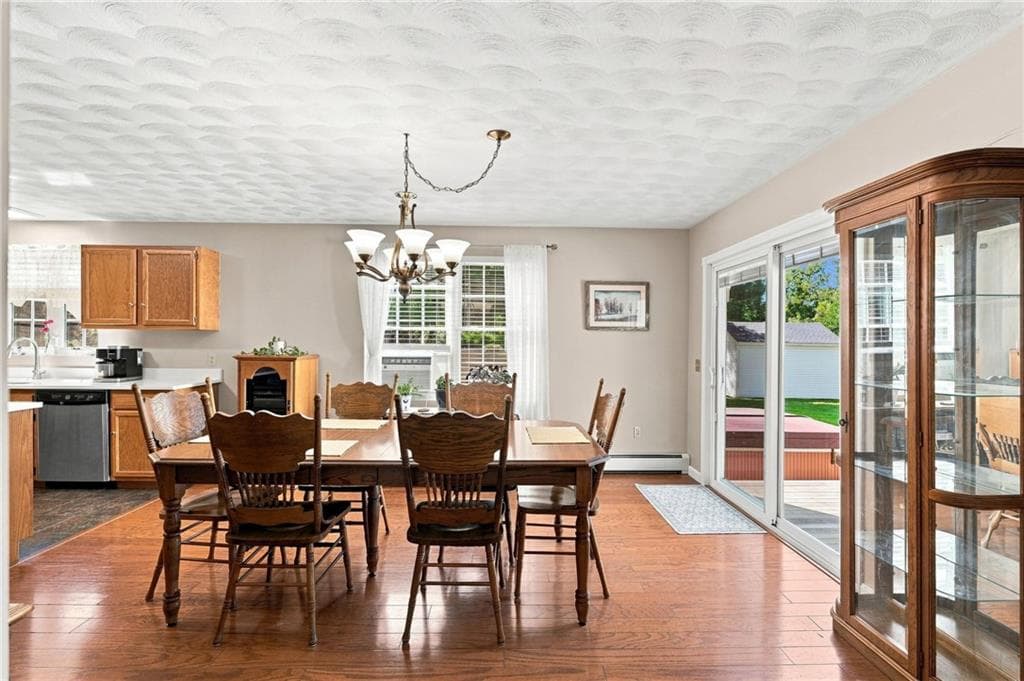 Single Family Residence at 101 Kingstown Road, Richmond, photo 17 of 50
