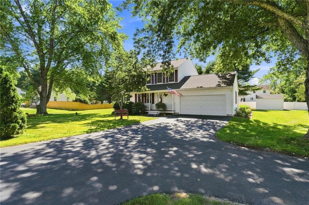 Single Family Residence at 101 Kingstown Road, Richmond, photo 3 of 50