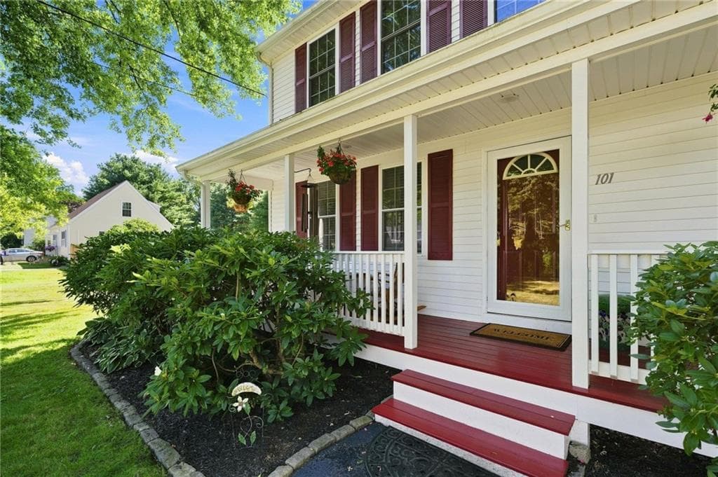 Single Family Residence at 101 Kingstown Road, Richmond, photo 5 of 50
