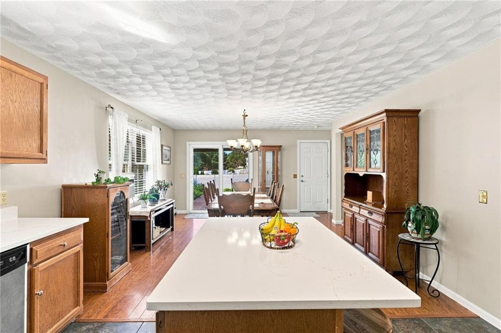 Single Family Residence at 101 Kingstown Road, Richmond, photo 11 of 50