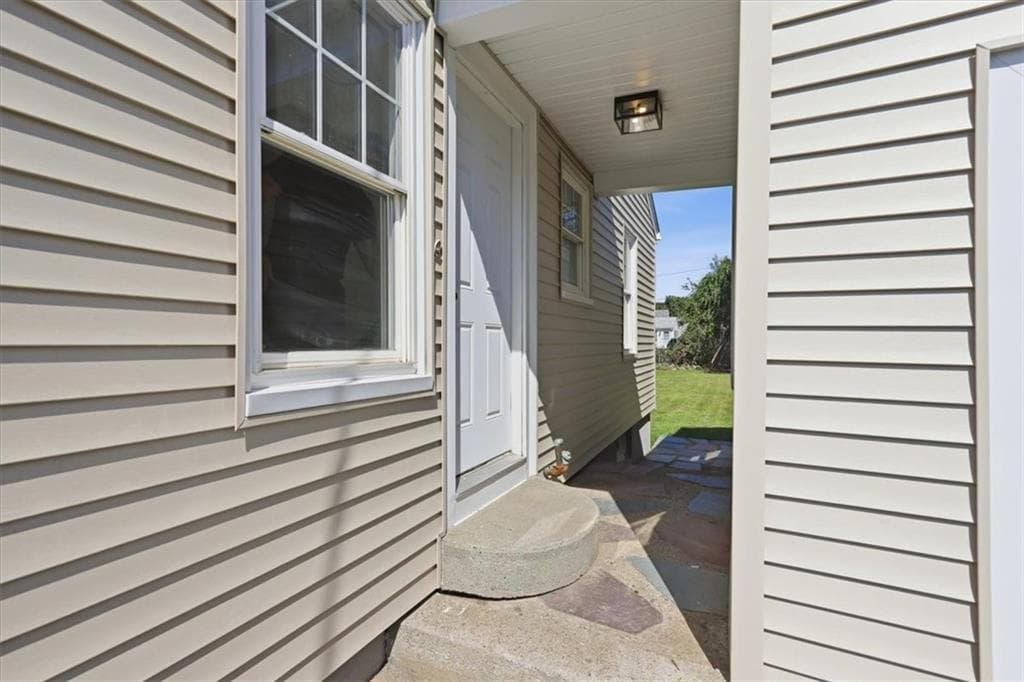 Single Family Residence at 59 Newbury Avenue, Woonsocket, photo 7 of 49