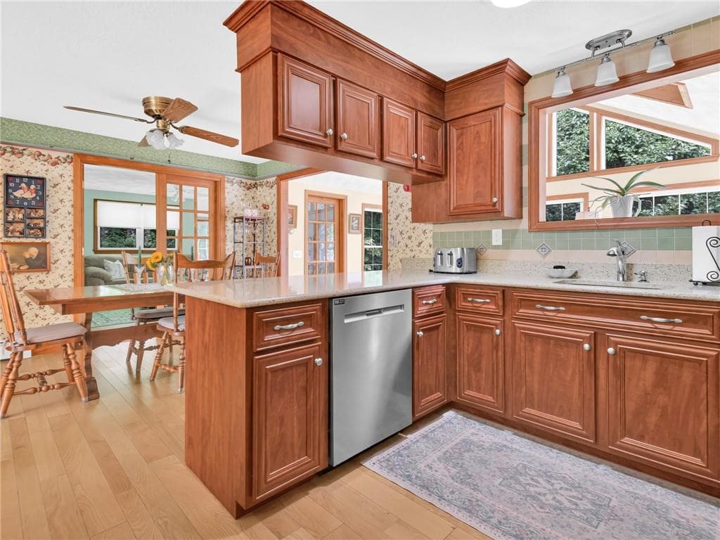 Single Family Residence at 285 Joslin Road, Burrillville, photo 11 of 41