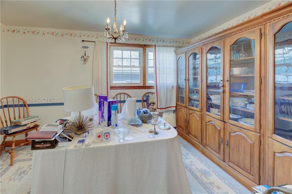Single Family Residence at 343 Turner Road, Middletown, photo 6 of 38