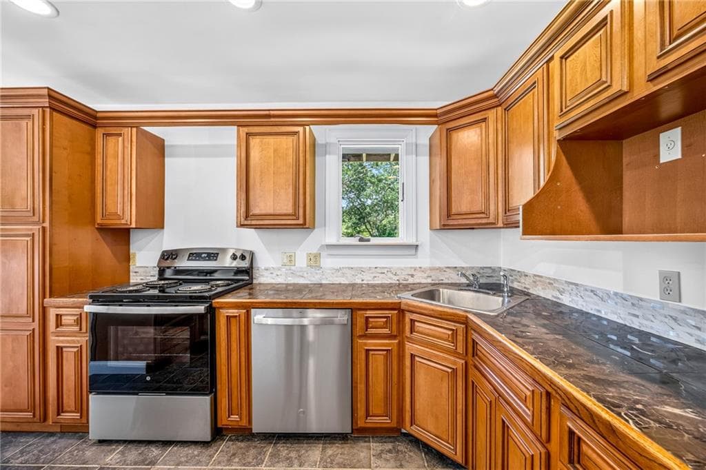 Single Family Residence at 128 Botka Drive, Charlestown, photo 10 of 43