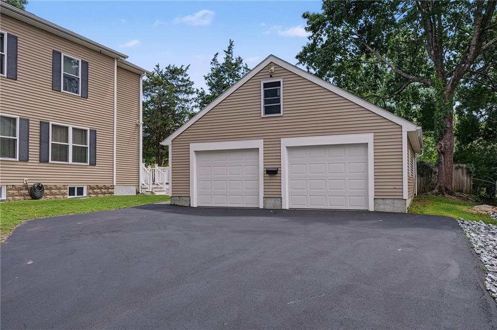 Single Family Residence at 81 Rogers Avenue, Barrington, photo 5 of 50