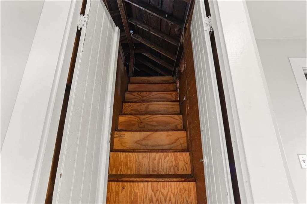 Multi Family at 6 Shore Road, East Providence, photo 36 of 43