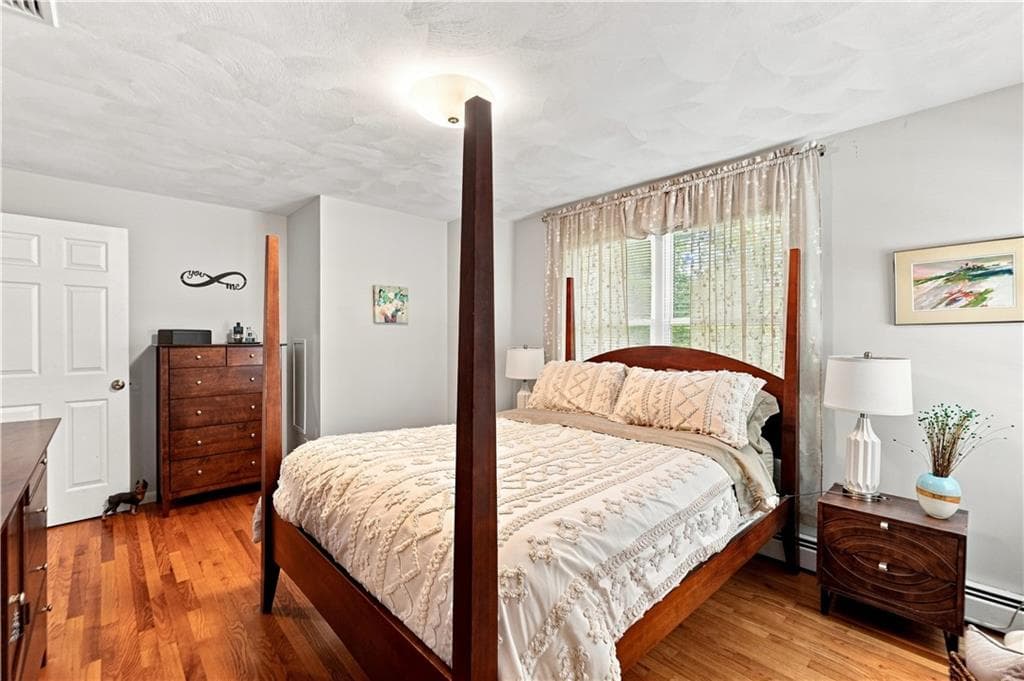 Single Family Residence at 32 Mountaindale Road, Smithfield, photo 16 of 39