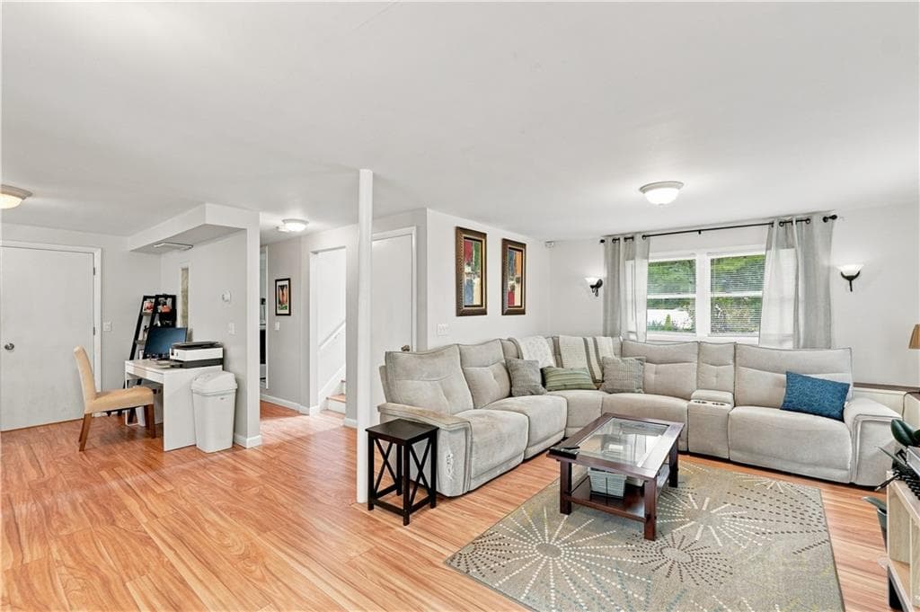 Single Family Residence at 32 Mountaindale Road, Smithfield, photo 24 of 39