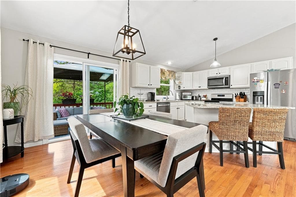 Single Family Residence at 32 Mountaindale Road, Smithfield, photo 11 of 39