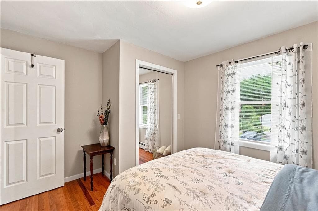 Single Family Residence at 32 Mountaindale Road, Smithfield, photo 19 of 39