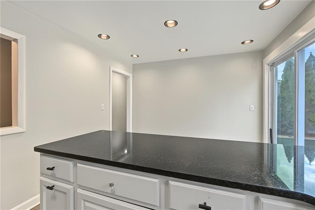 Single Family Residence at 15 Don Court, Pawtucket, photo 5 of 37