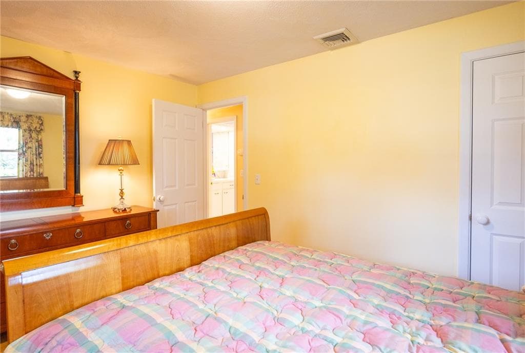 Single Family Residence at 8 CONTINENTAL Road, Smithfield, photo 23 of 29