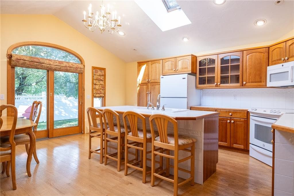 Single Family Residence at 8 CONTINENTAL Road, Smithfield, photo 9 of 29