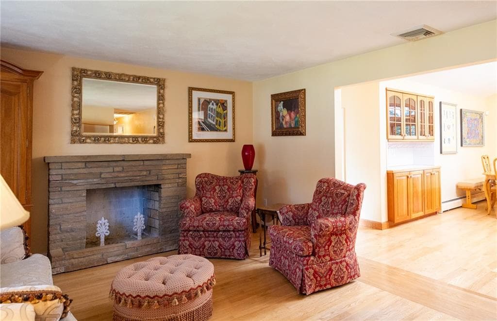 Single Family Residence at 8 CONTINENTAL Road, Smithfield, photo 15 of 29
