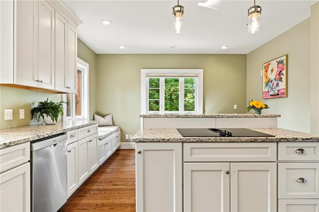 Single Family Residence at 49 Laurel Avenue, Providence, photo 10 of 45