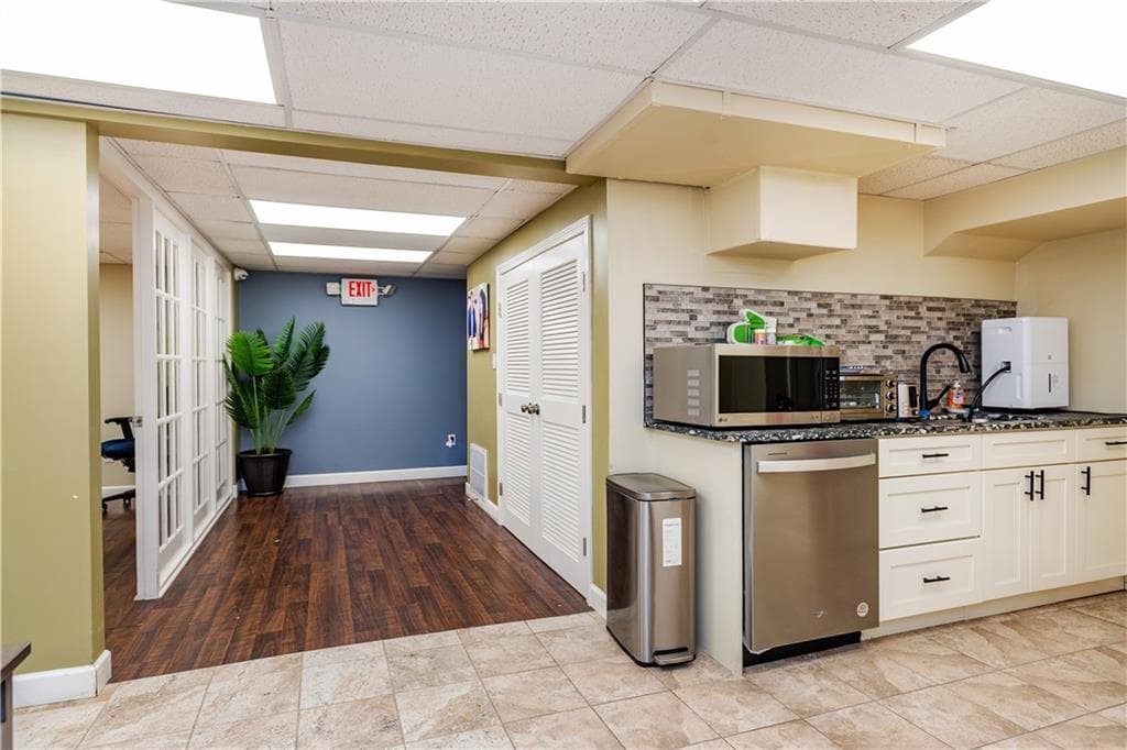 Commercial at 1155 Newport Avenue, Pawtucket, photo 33 of 42