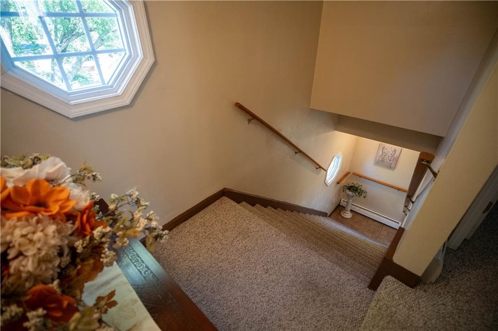 Single Family Residence at 21 Madison Street, Warwick, photo 11 of 27