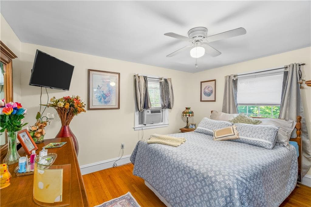 Single Family Residence at 30 Beacon Circle, Cranston, photo 23 of 49