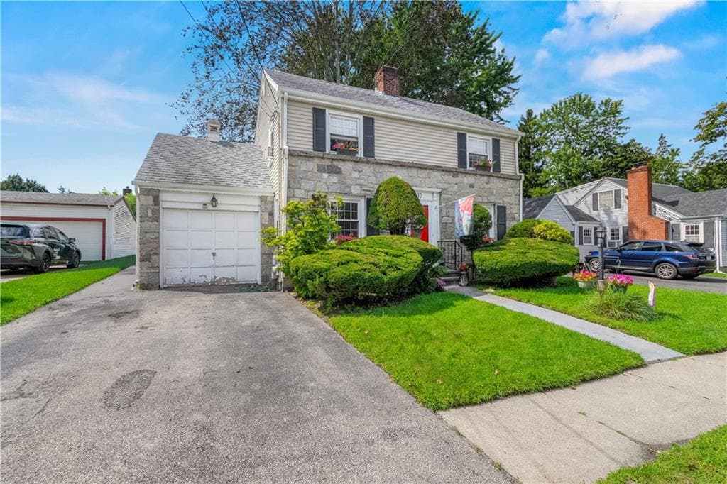 Single Family Residence at 30 Beacon Circle, Cranston, photo 2 of 49