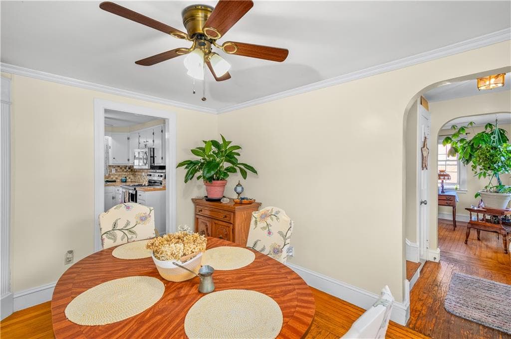 Single Family Residence at 30 Beacon Circle, Cranston, photo 5 of 49