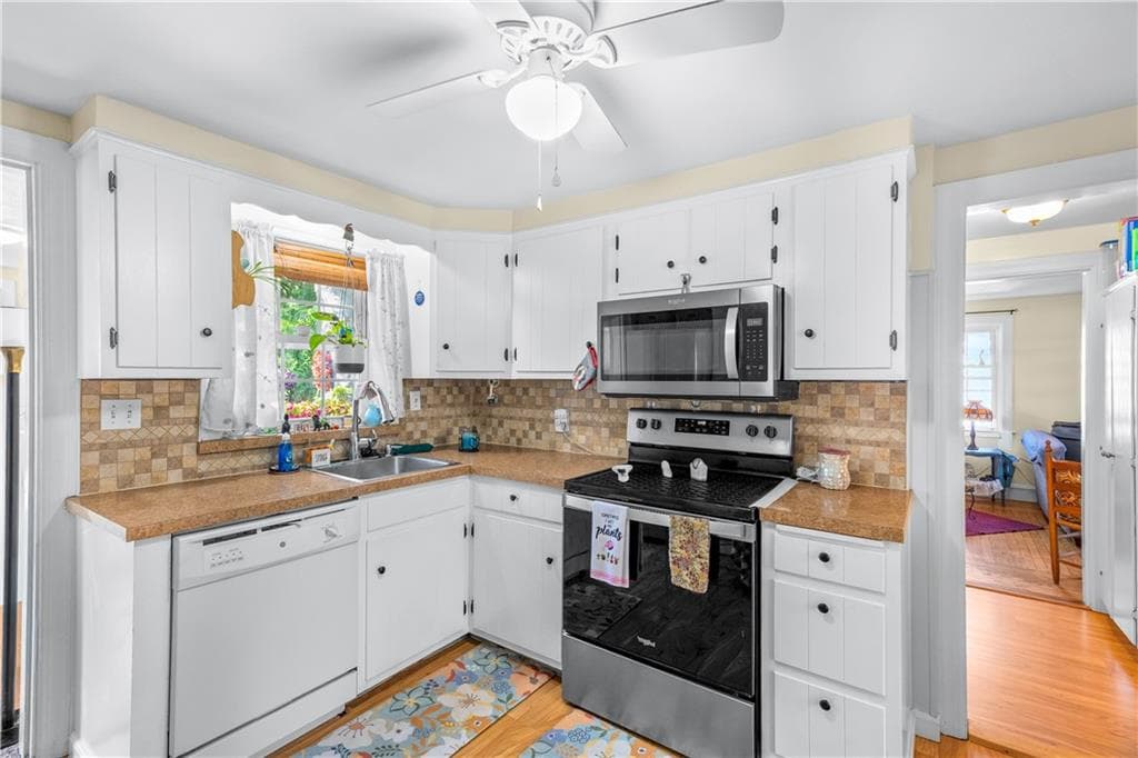 Single Family Residence at 30 Beacon Circle, Cranston, photo 9 of 49