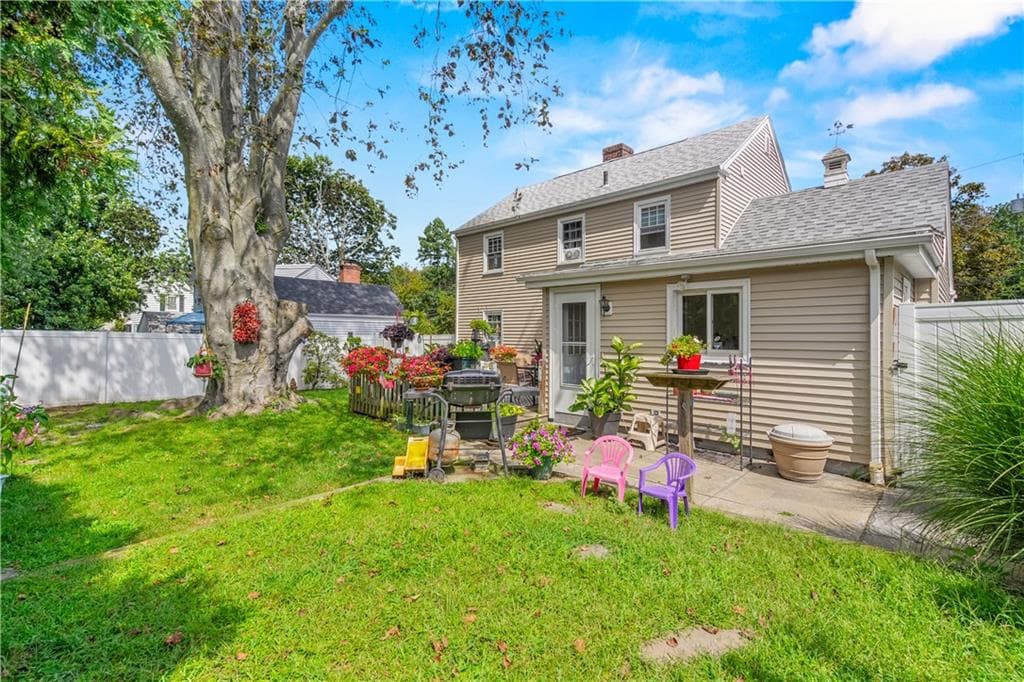 Single Family Residence at 30 Beacon Circle, Cranston, photo 38 of 49