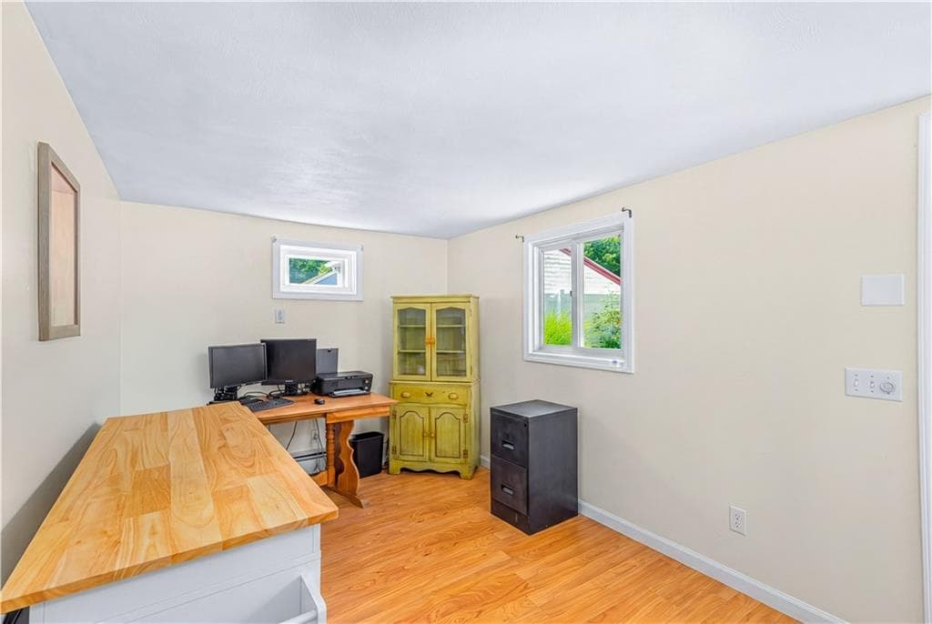 Single Family Residence at 30 Beacon Circle, Cranston, photo 14 of 49