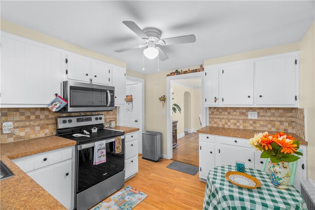 Single Family Residence at 30 Beacon Circle, Cranston, photo 8 of 49