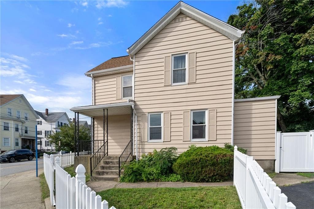 Condominium at 180 Beechwood Avenue UNIT 3, Pawtucket, photo 13 of 18