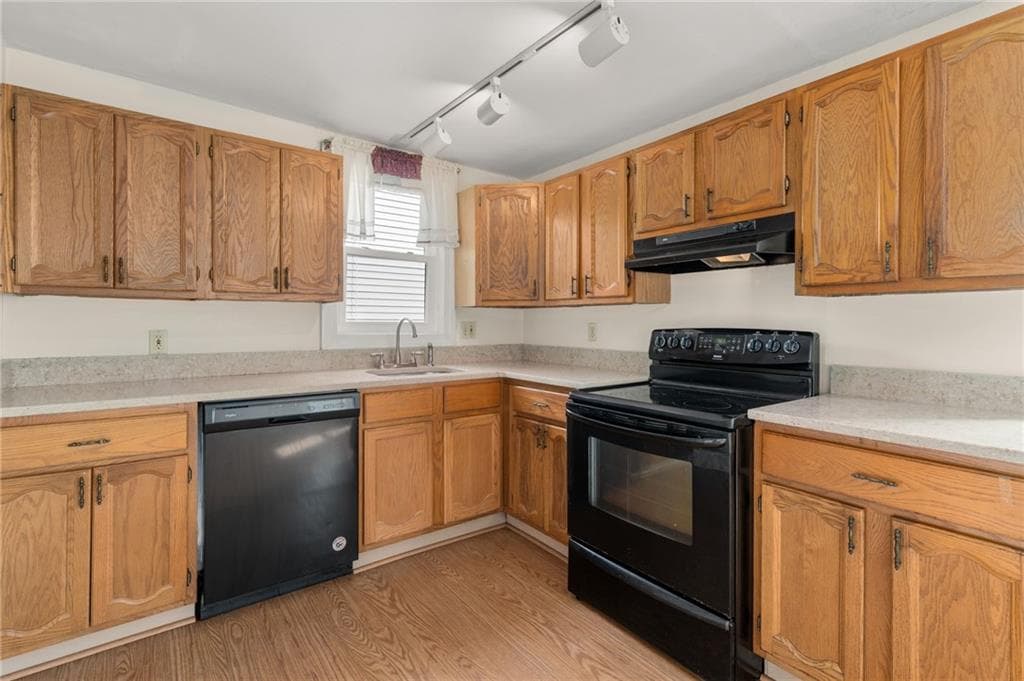 Condominium at 180 Beechwood Avenue UNIT 3, Pawtucket, photo 4 of 18