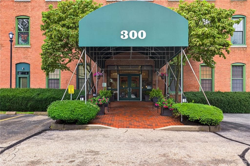 300 Front Street UNIT 101