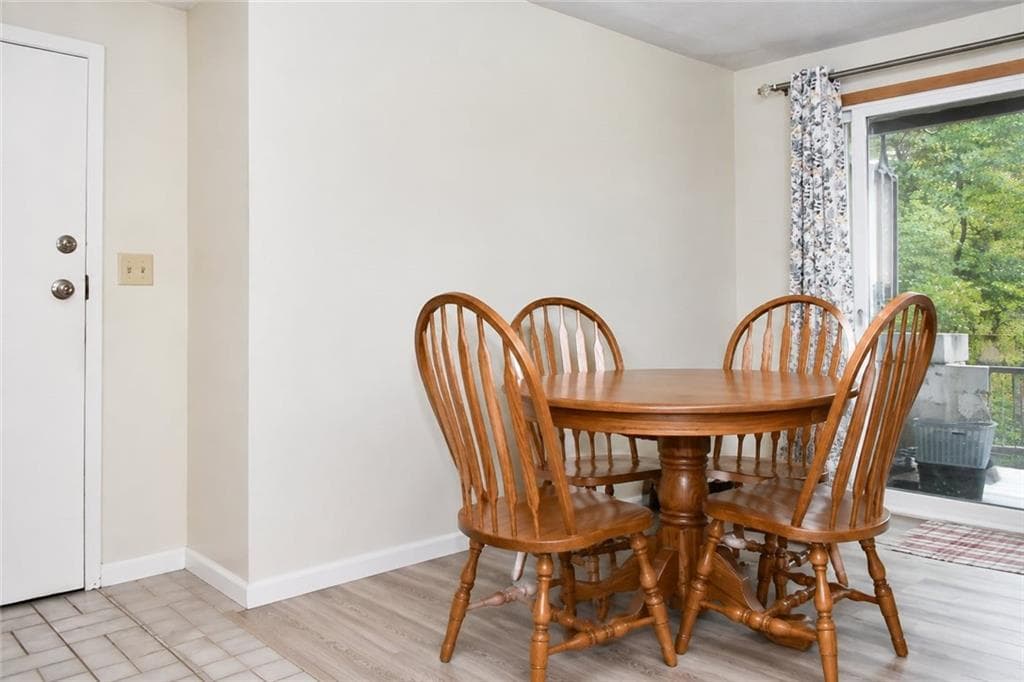 Condominium at West Warwick, photo 5 of 30