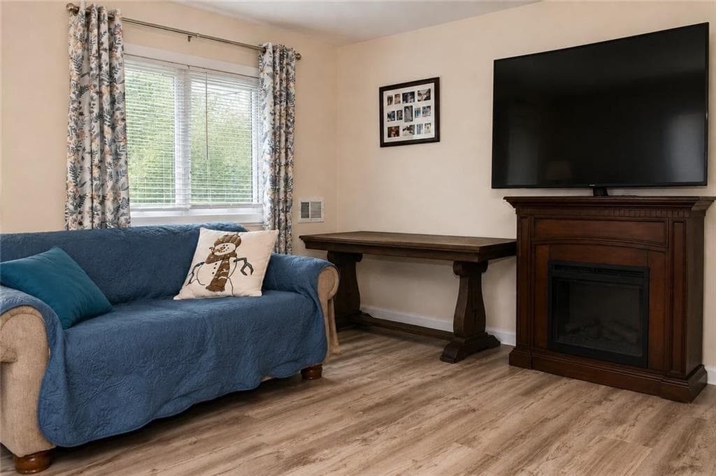 Condominium at West Warwick, photo 15 of 30