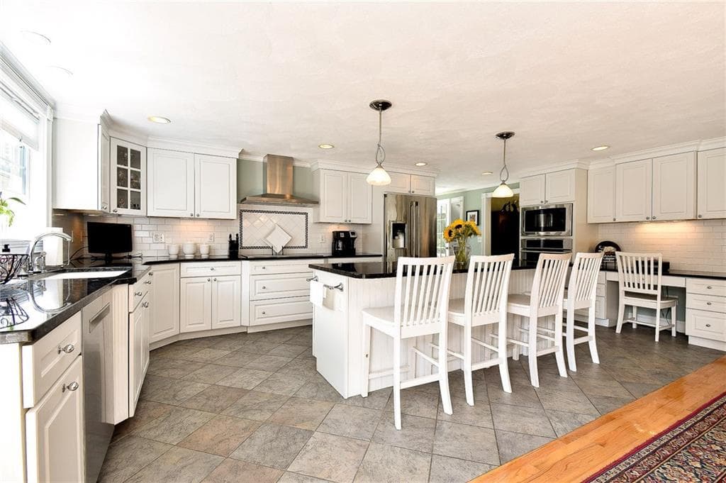 Single Family Residence at 47 Shady Cove Road, North Kingstown, photo 21 of 50