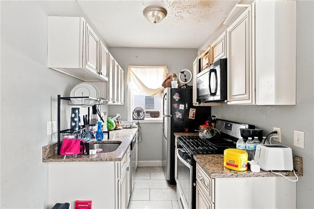 Multi Family at 419 421 Orms Street, Providence, photo 46 of 50