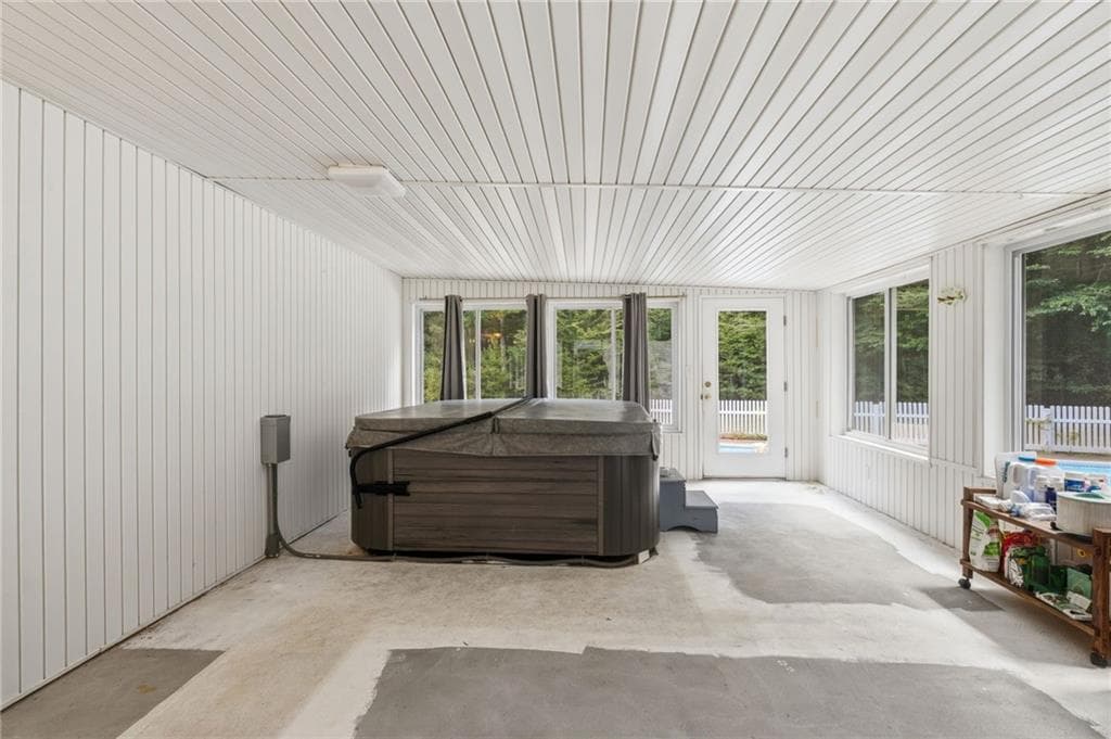 Single Family Residence at 559 Victory Highway, West Greenwich, photo 25 of 50