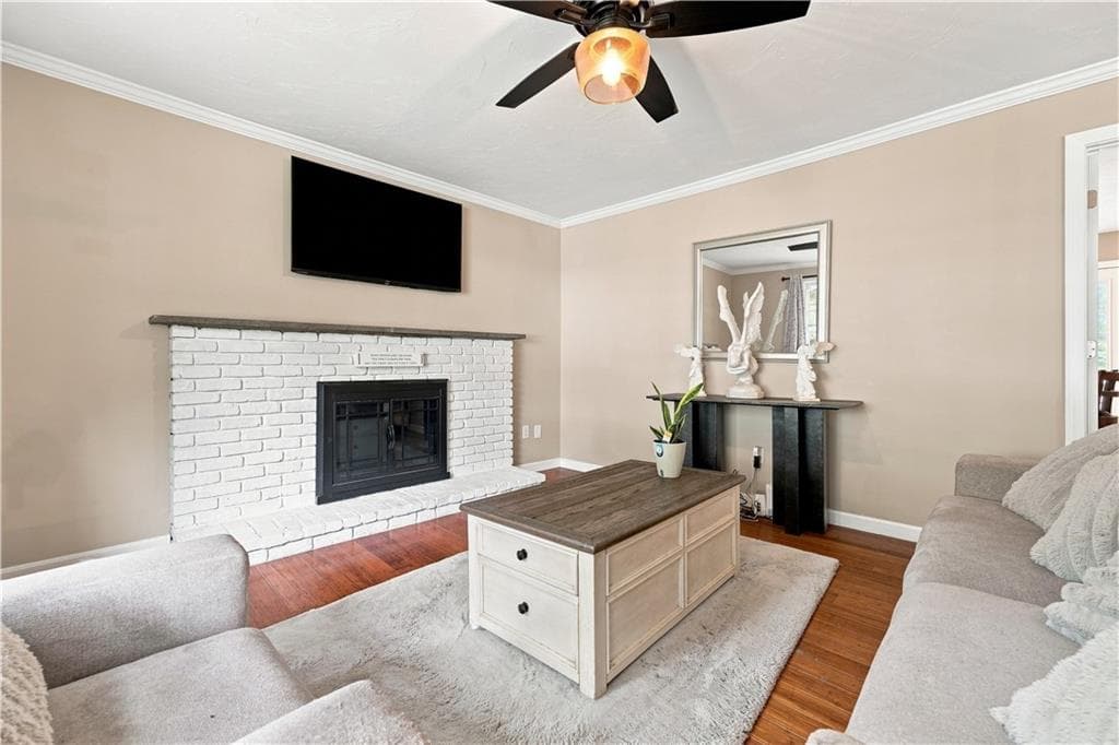 Single Family Residence at 6 Marywood Lane, Cumberland, photo 6 of 43