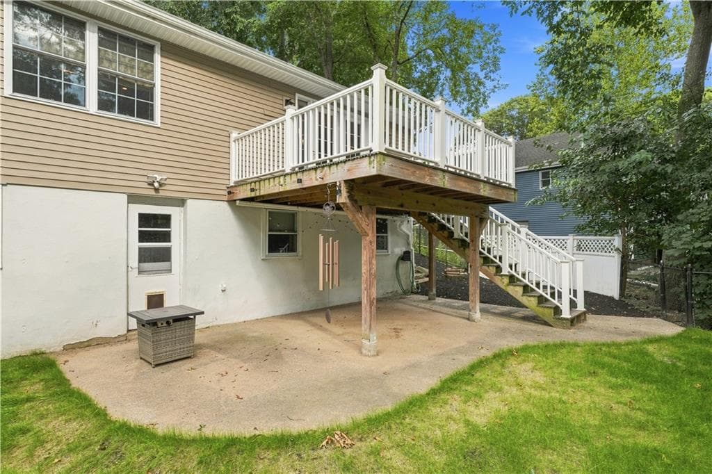 Single Family Residence at 6 Marywood Lane, Cumberland, photo 38 of 43