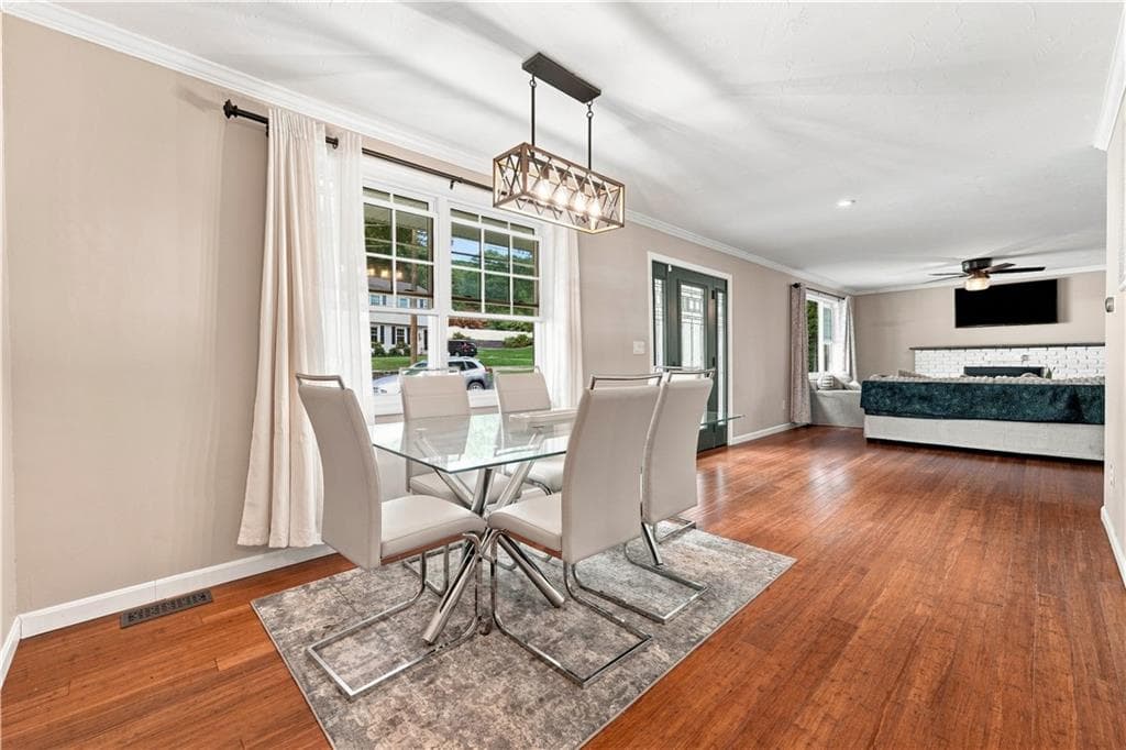 Single Family Residence at 6 Marywood Lane, Cumberland, photo 14 of 43