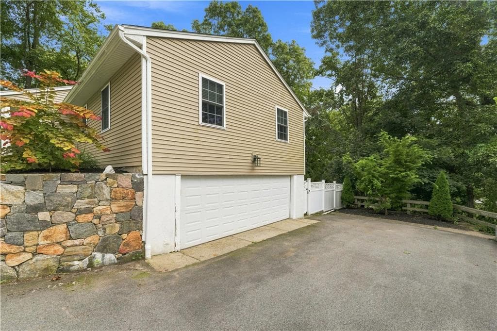 Single Family Residence at 6 Marywood Lane, Cumberland, photo 35 of 43