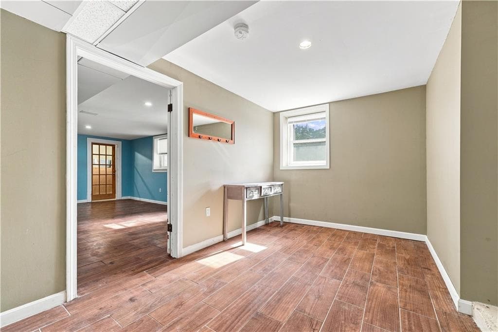 Single Family Residence at 6 Marywood Lane, Cumberland, photo 31 of 43