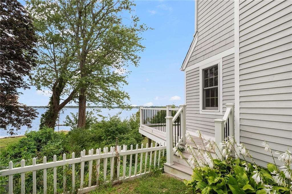 Single Family Residence at 133 Terrace Avenue, East Providence, photo 7 of 47