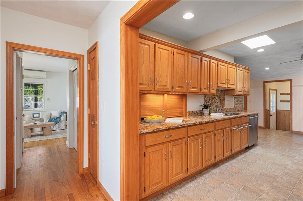 Single Family Residence at 133 Terrace Avenue, East Providence, photo 21 of 47