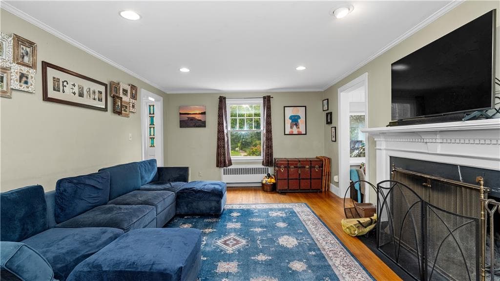 Single Family Residence at 27 Merry Mount Drive, Warwick, photo 15 of 31