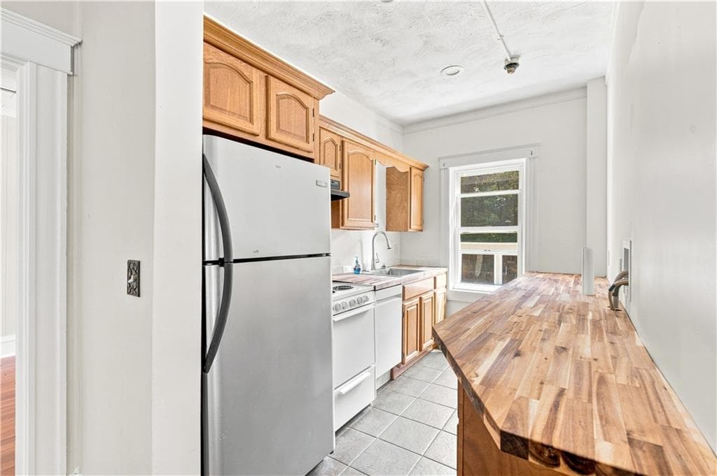 Condominium at 1729 South Road UNIT 1, South Kingstown, photo 9 of 45