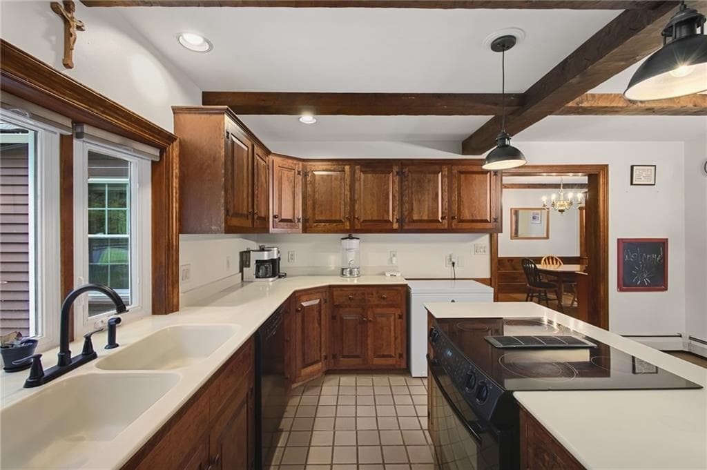 Single Family Residence at 15 Paine District Road, Woodstock, photo 16 of 29